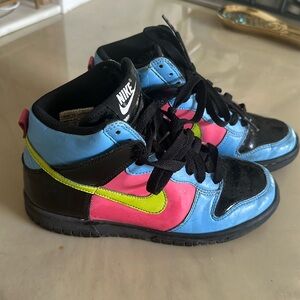 Adorable throw back Nike high tops